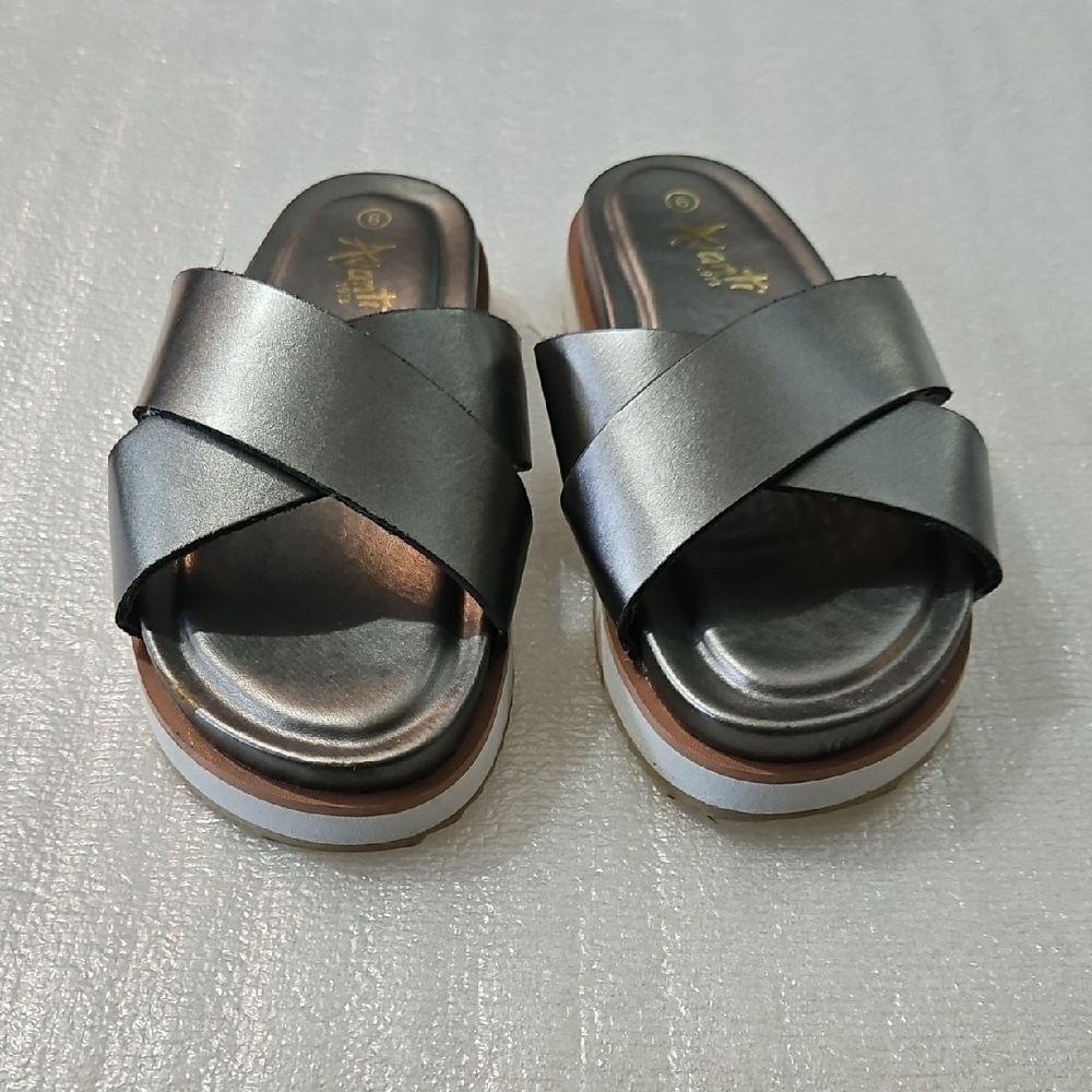 Avanti Black Crisscross Slide Sandals